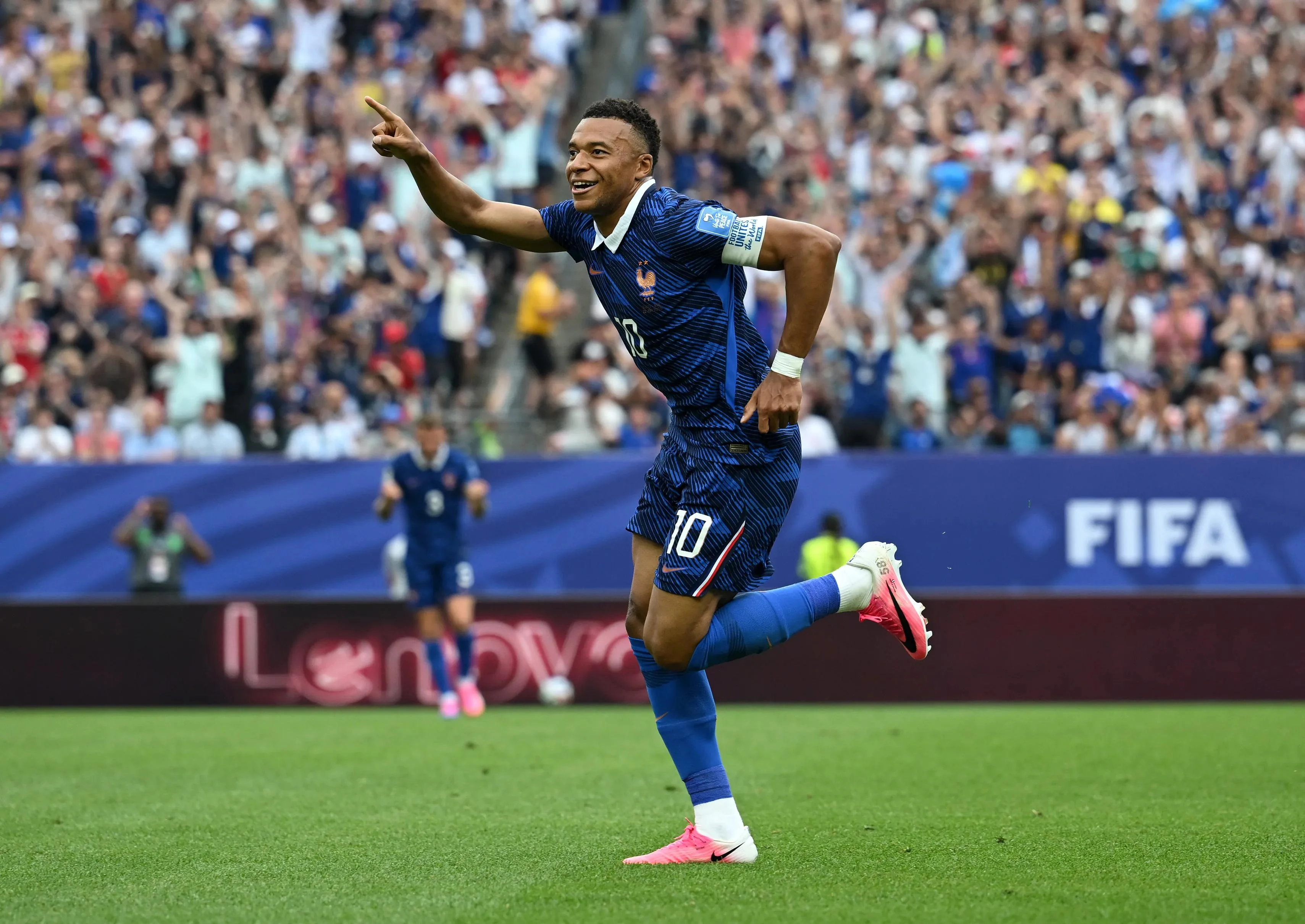 姆巴佩2球，法国2-0突尼斯，小组赛独占鳌头！